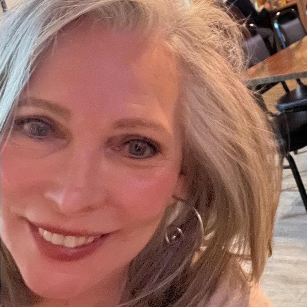 Meet your Posher, Cindy